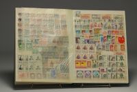 Ensemble de 26 albums de timbres du monde, Chine, Japon, Moyen Orient, Europe, etc. (Lot 3)