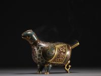 China - Bird-shaped cloisonné bronze perfume burner decorated with dragons, 18th century.