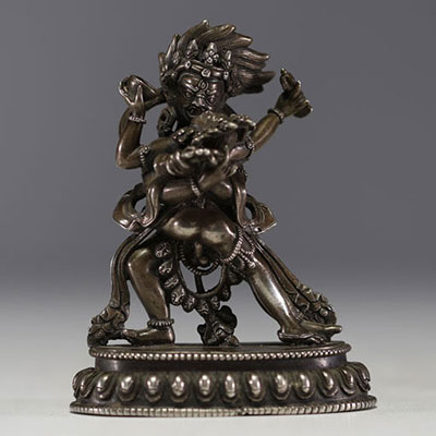 Chine - Tibet - Statue en argent de Vajrapani enlaçant Shakti.