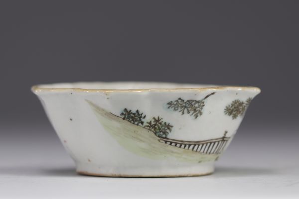 China - Qianjiang cai porcelain bowl decorated with figures.