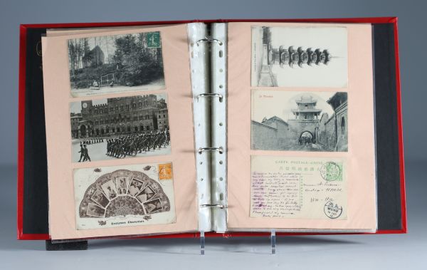 Set of various stamp albums and documents from China and around the world.