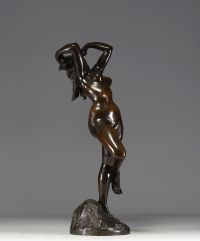 Jef LAMBEAUX (1852-1908) ‘La danseuse’ Bronze with shaded brown patina, signed on the base and foundry stamp ‘Usines Vojave à Bruxelles’.