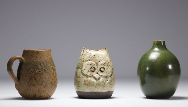 Set of two vases and a jug in glazed ceramic and terracotta.